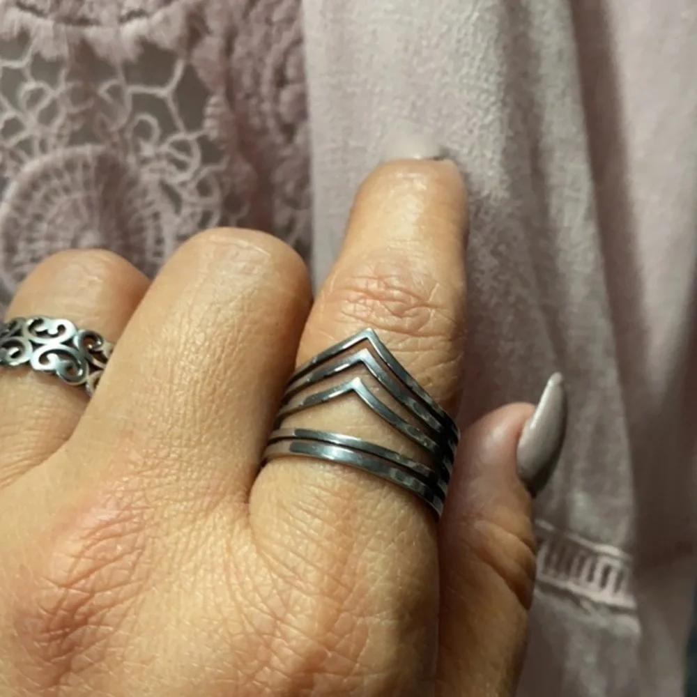 Silver Ring - Picture 3 of 3